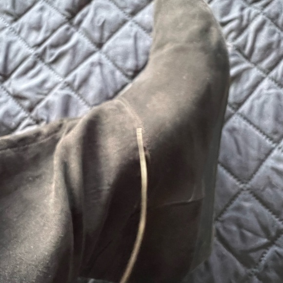 Faux suede wedge boot, slight lift - Picture 4 of 4
